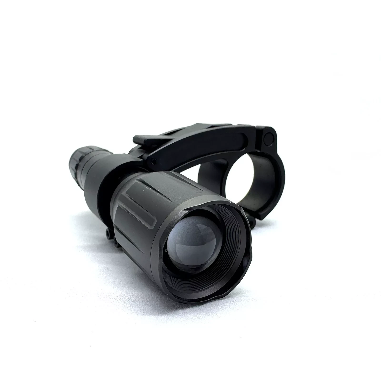 Nocpix Nite D70R 940 nm IR Illuminator (NIR-940-1) with Mount Nocpix Nite D70R 940 nm IR Illuminator (NIR-940-1) with Mount